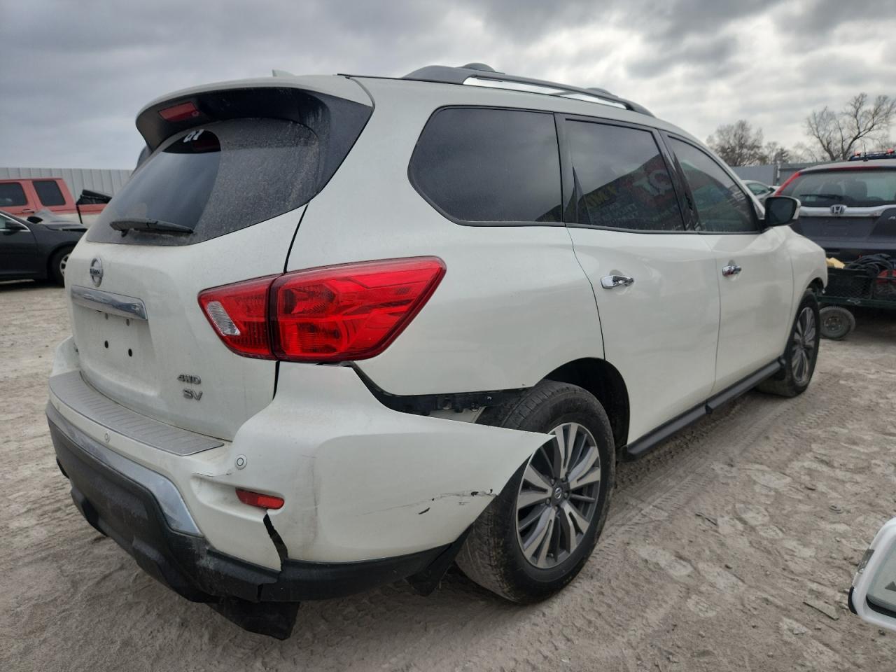 2020 Nissan Pathfinder Sv - Фото 3