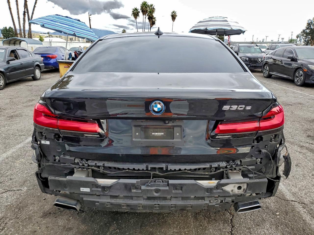 2023 BMW 530E - Фото 6