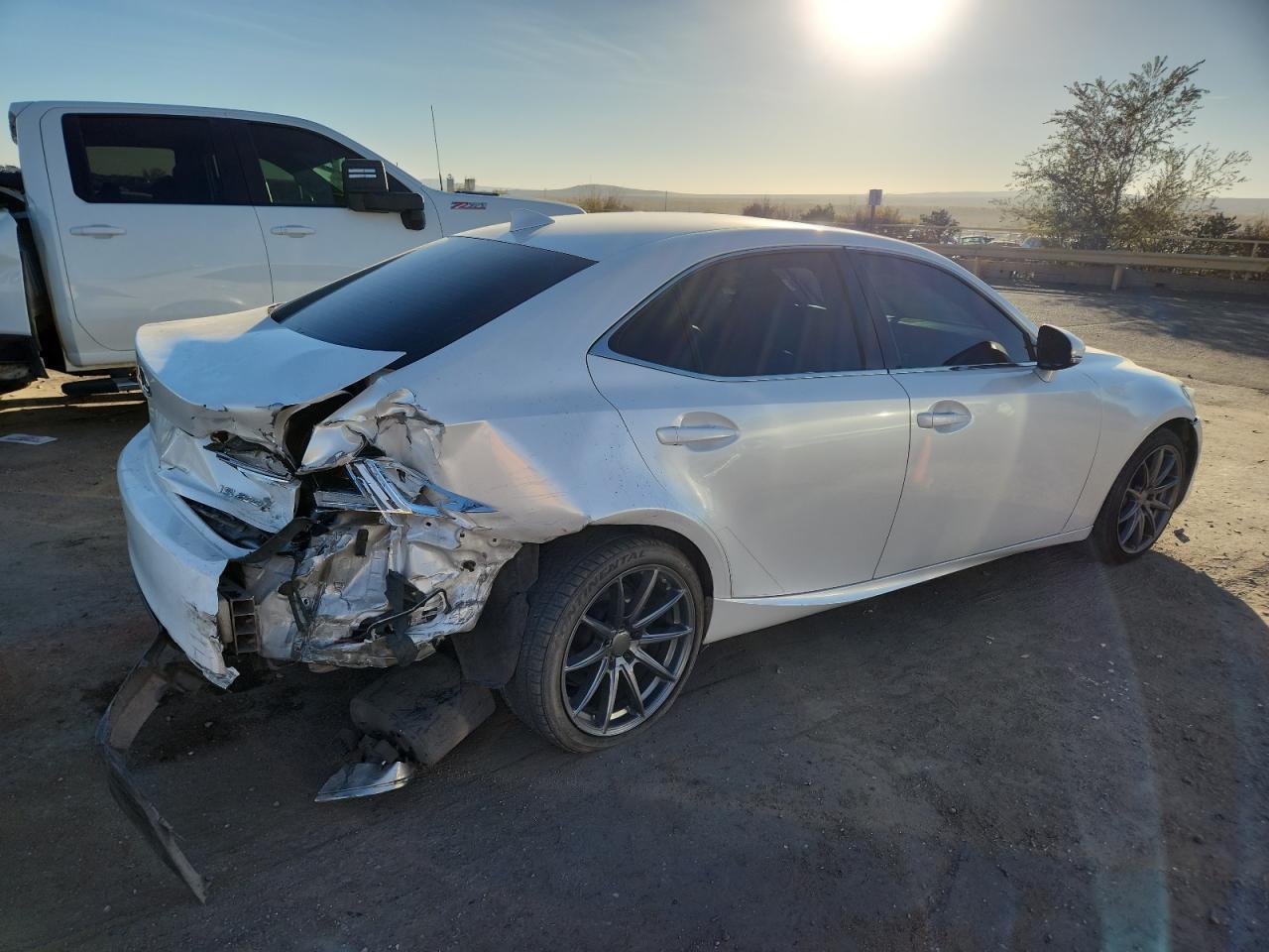 2017 Lexus Is 200T - Фото 3