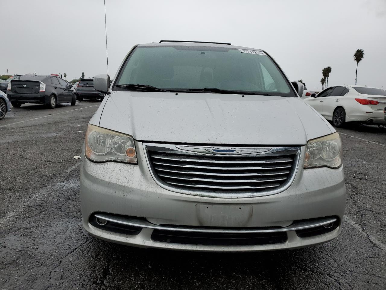2012 Chrysler Town & Country Touring - Фото 5