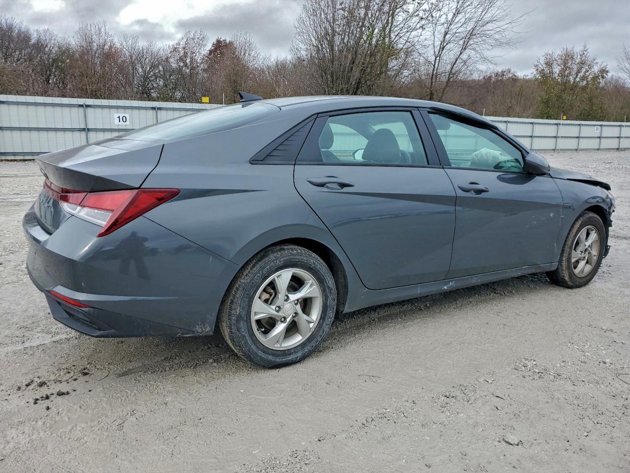 2023 Hyundai Elantra Se - Фото 3