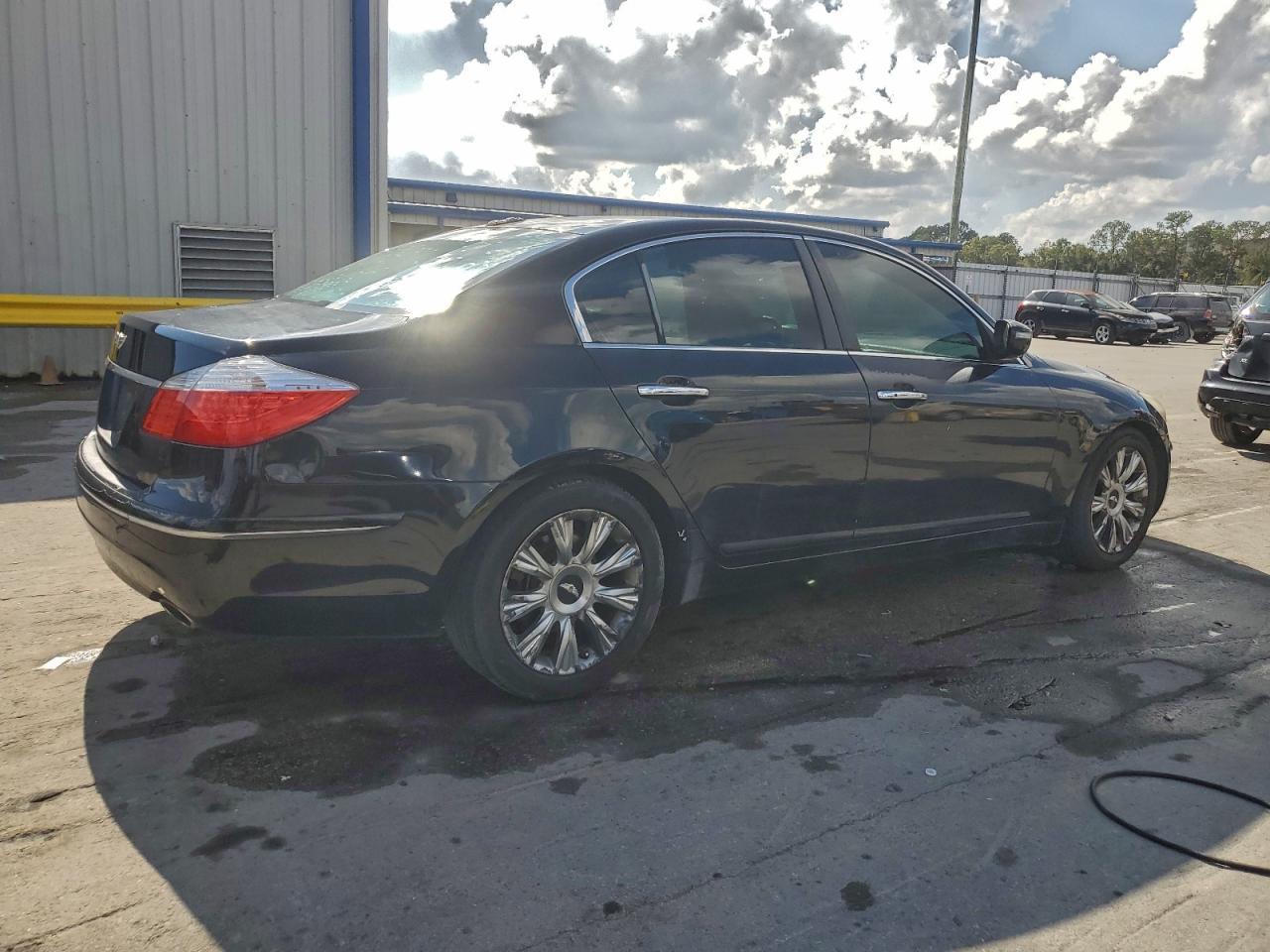2011 Hyundai Genesis 3.8L V6 - Фото 3