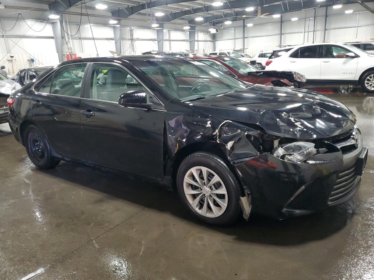 2017 Toyota Camry Le - Фото 4