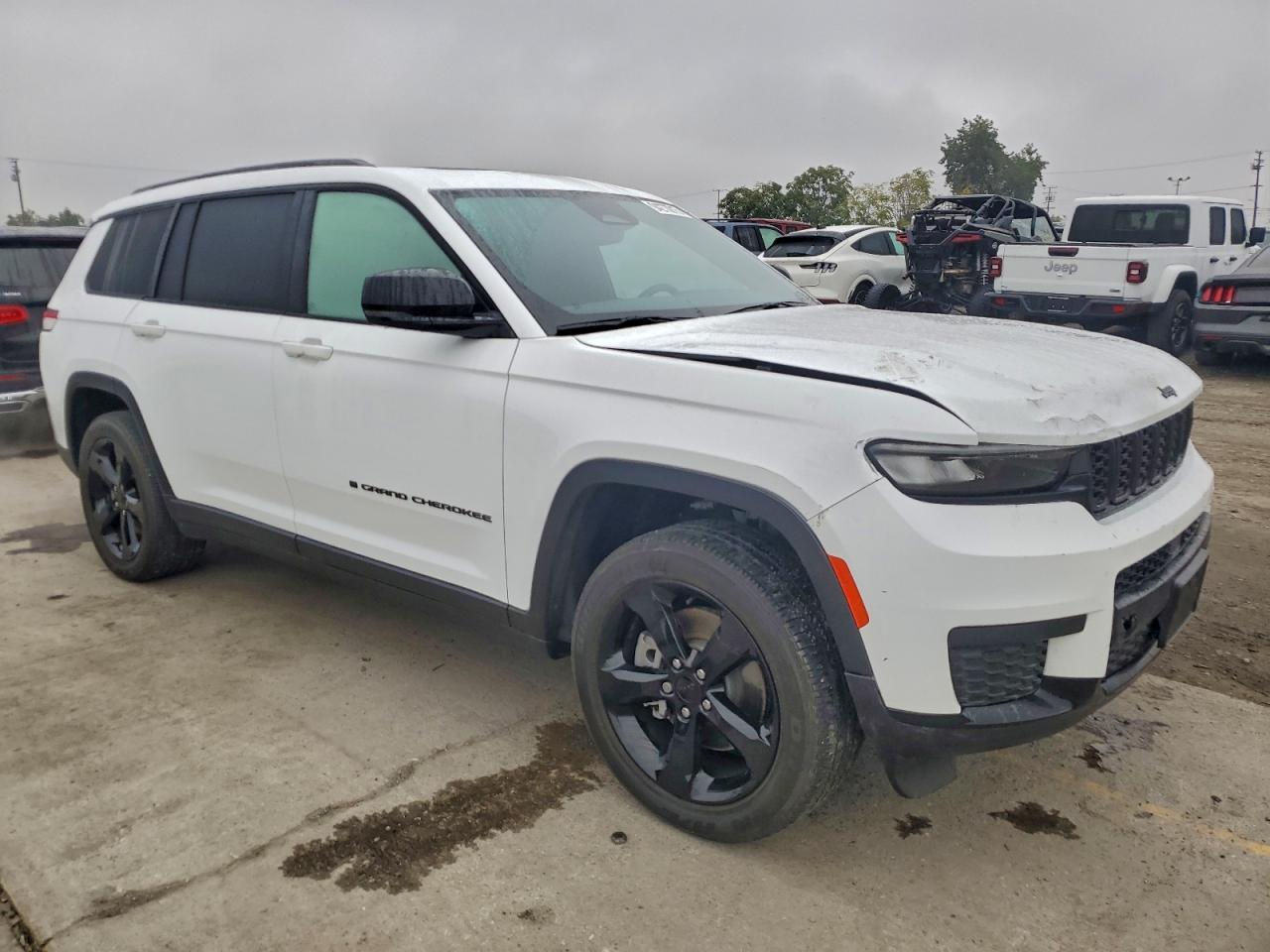 2023 Jeep Grand Cherokee L Laredo - Image 4