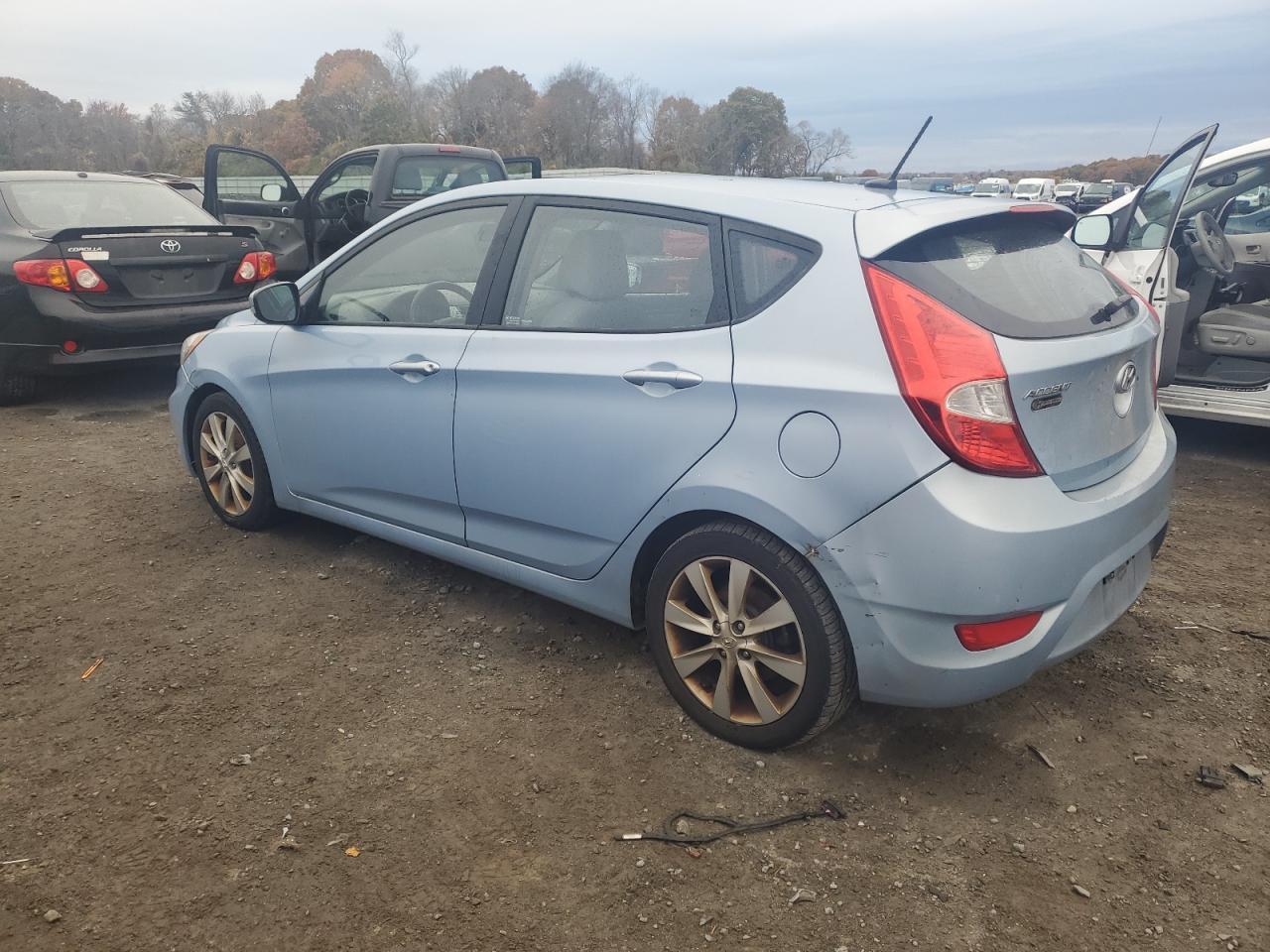 2013 Hyundai Accent Gls - Фото 2
