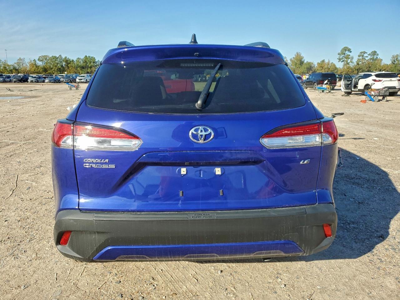 2025 Toyota Corolla Cross Le - Фото 6