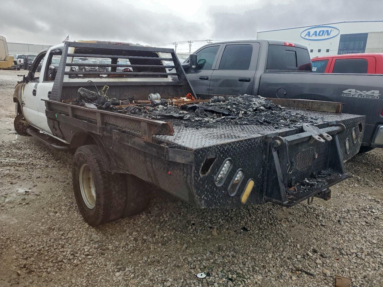 2006 Chevrolet Silverado 3500 Flatbed Truck - Image 2