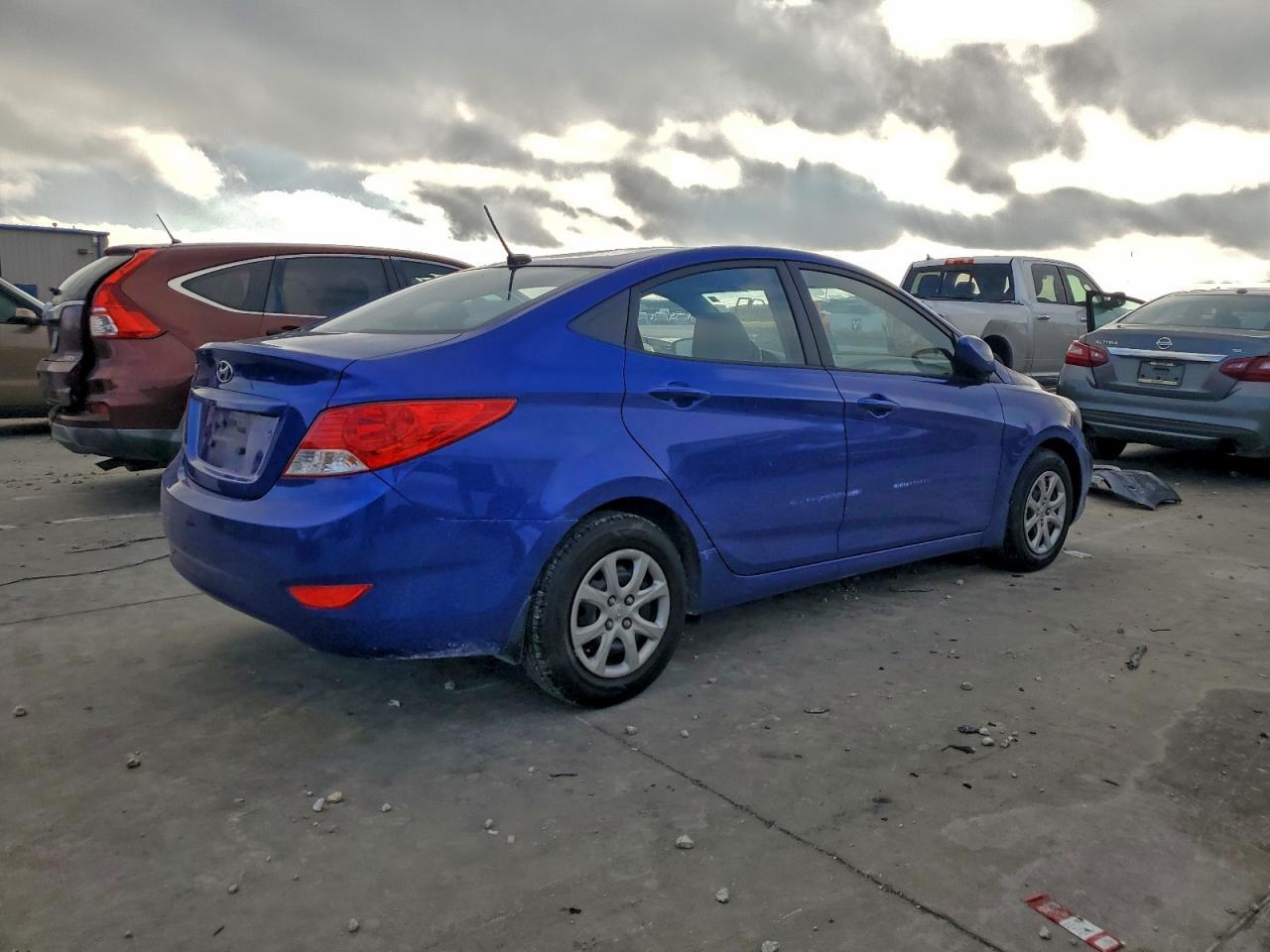 2012 Hyundai Accent - Фото 3