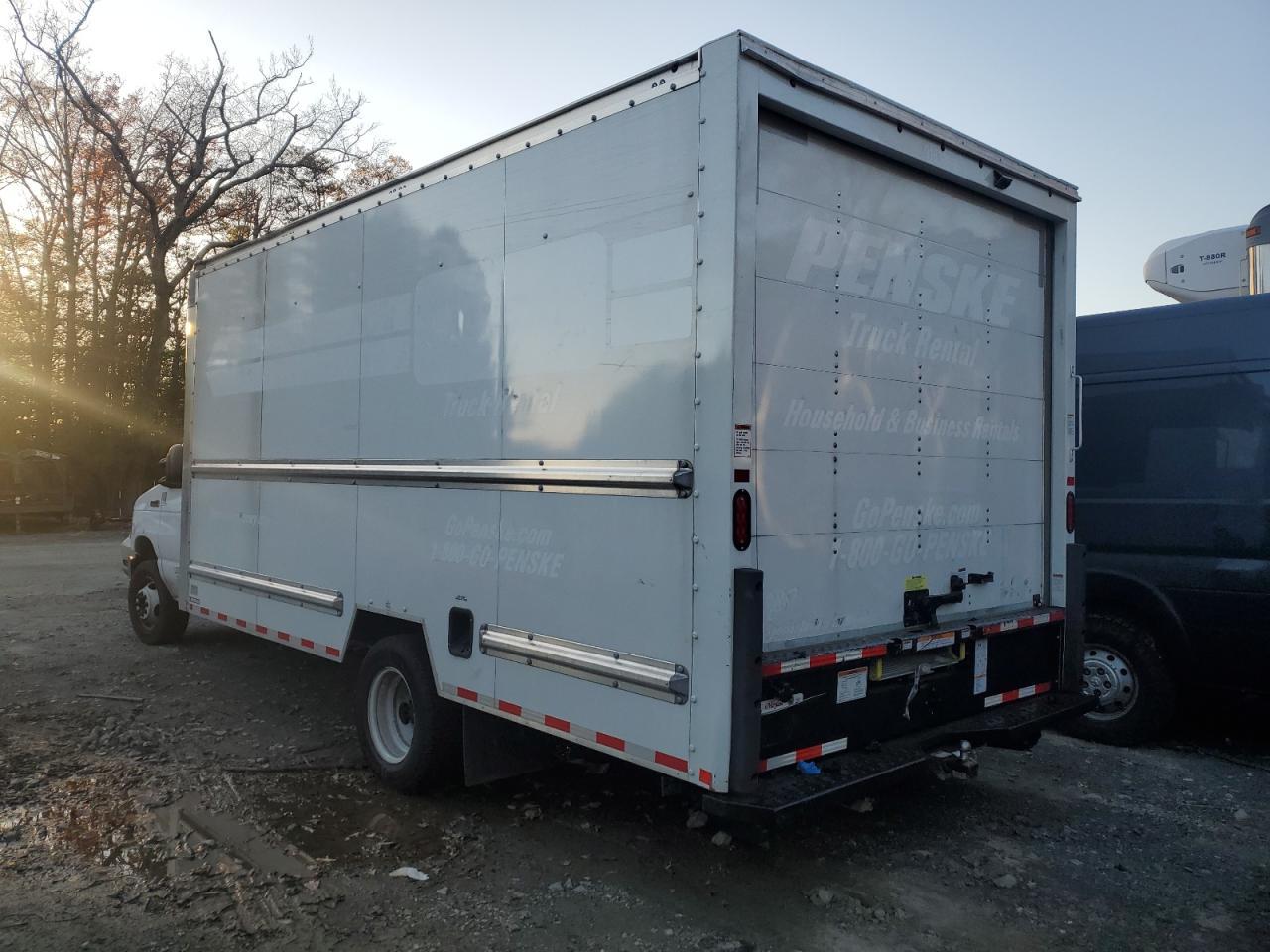 2024 Ford Econoline - Box Truck - Фото 2
