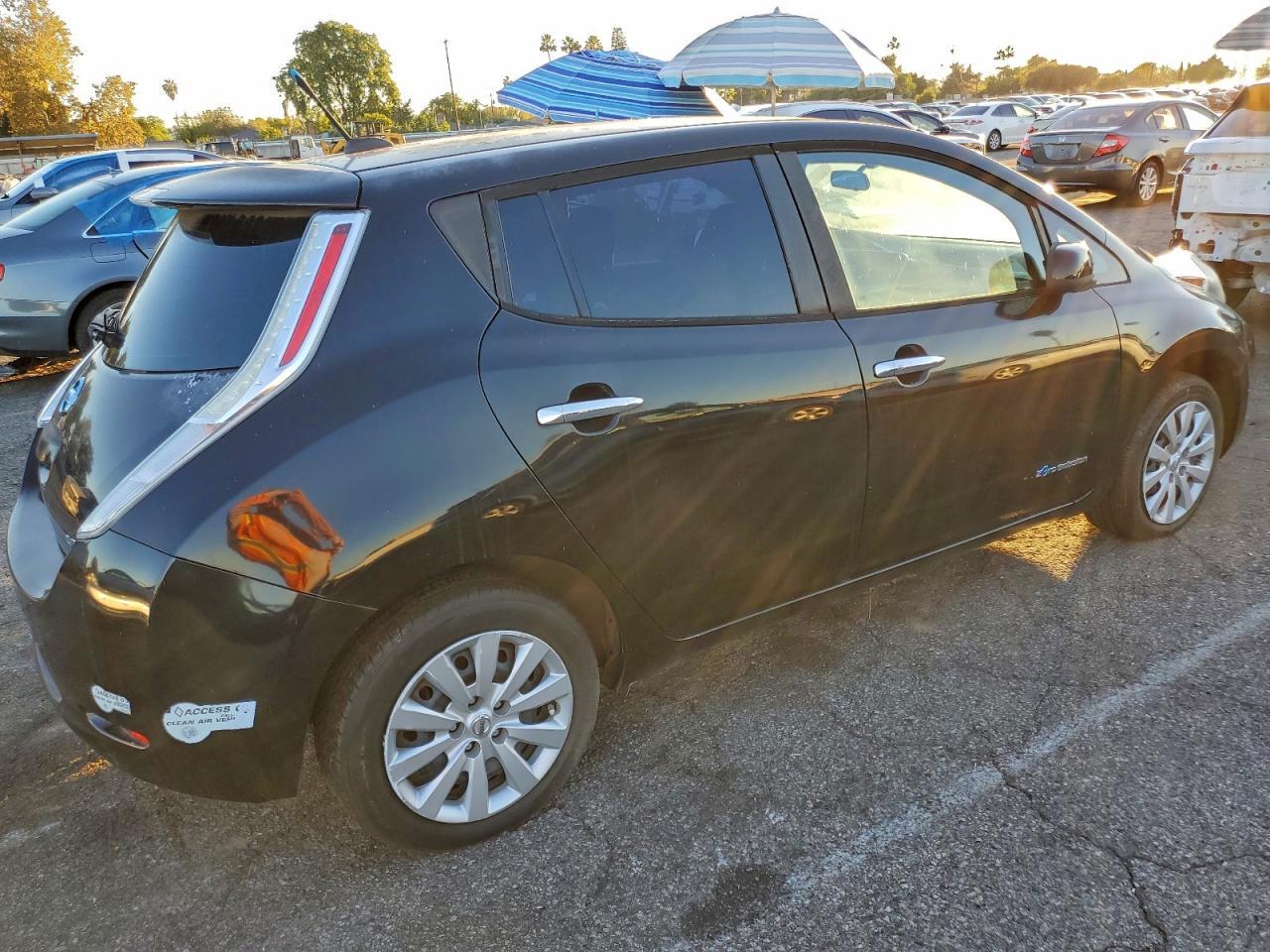 2013 Nissan Leaf S - Image 3