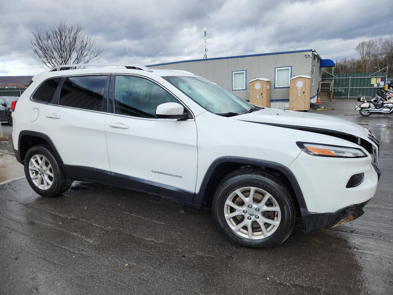 2016 Jeep Cherokee Latitude - Image 4