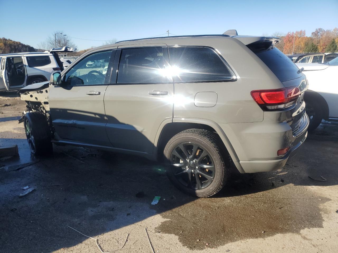 2021 Jeep Grand Cherokee Laredo - Image 2