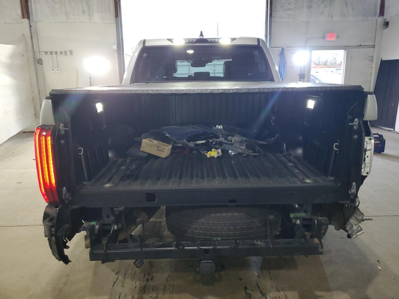 2022 Toyota Tundra Crewmax Limited - Image 6