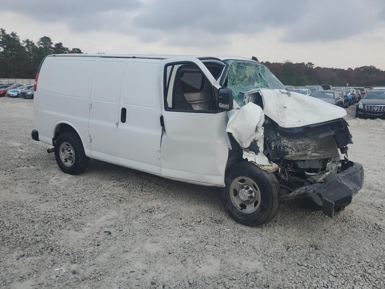 2024 Chevrolet Express G2500 - Фото 4