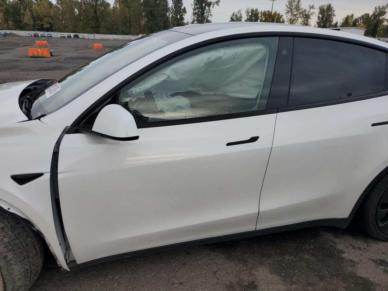 2023 Tesla Model Y - Image 7