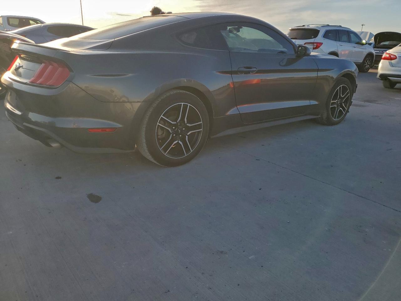 2019 Ford Mustang - Image 3