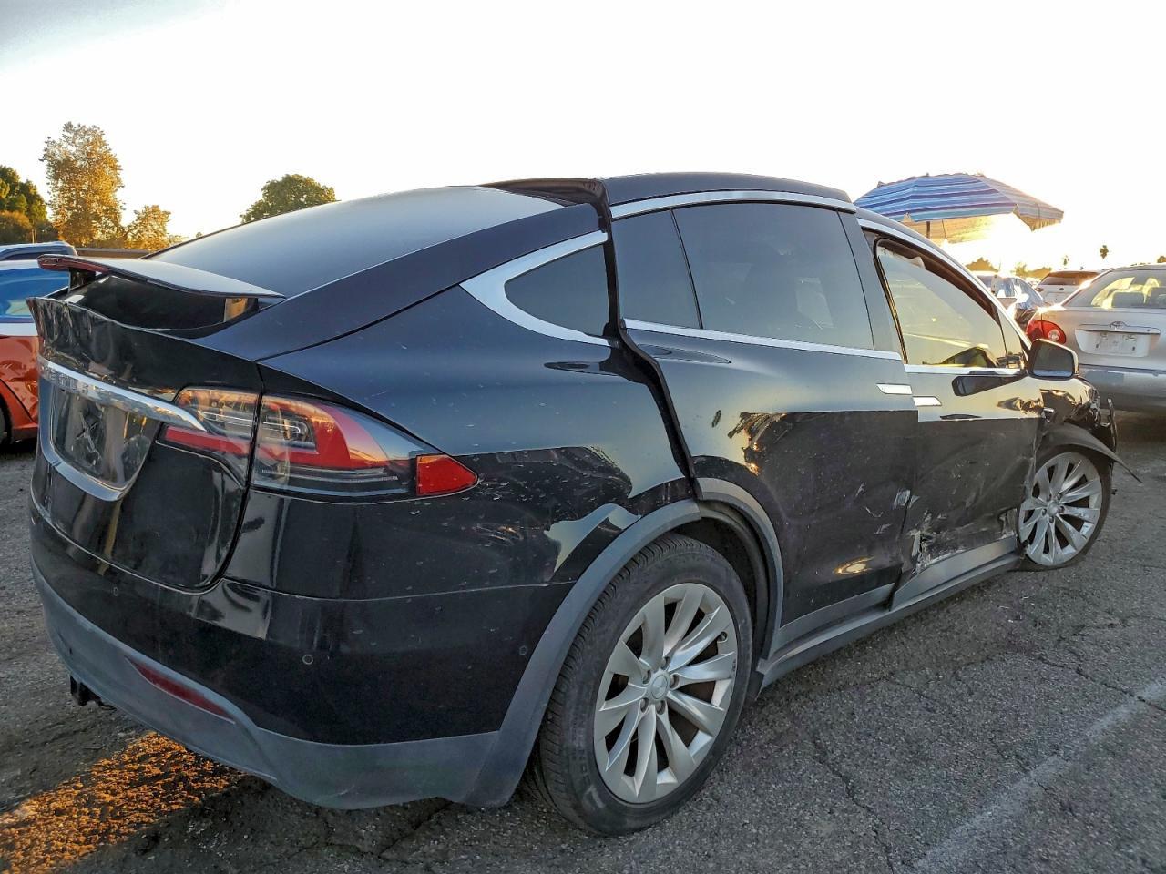 2018 Tesla Model X - Image 3