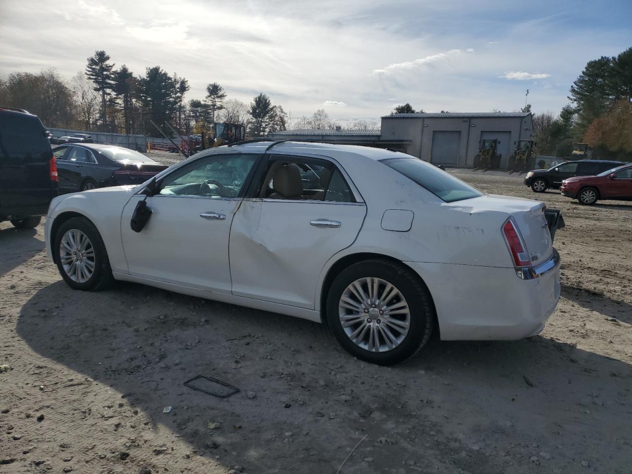 2013 Chrysler 300C - Фото 2