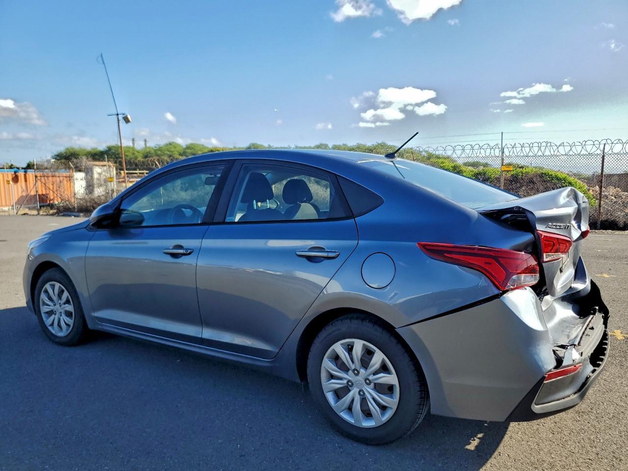 2020 Hyundai Accent Se - Фото 2