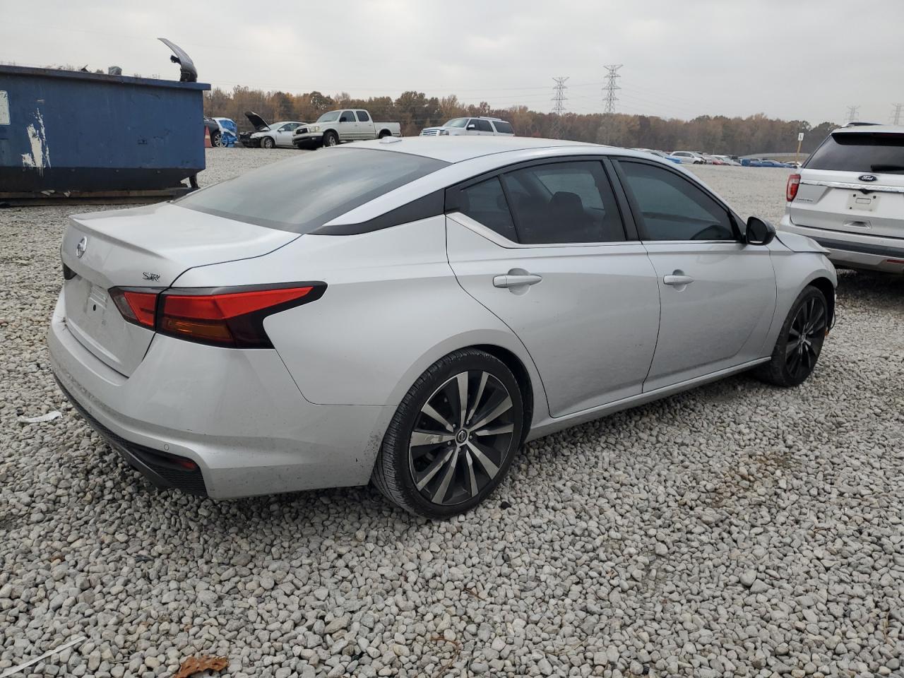 2020 Nissan Altima Sr - Фото 3