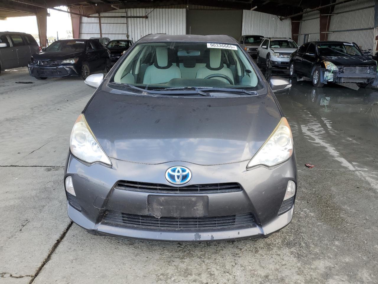 2014 Toyota Prius C - Image 5