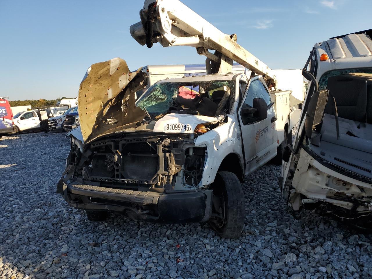 2020 Ford F550 Super Duty Bucket Truck - Image 2