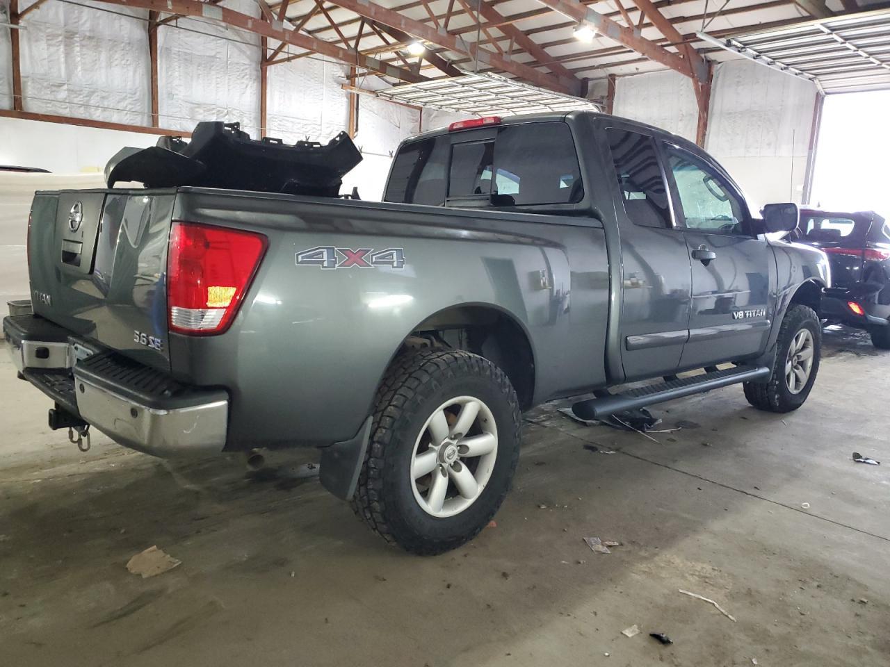 2010 Nissan Titan Xe - Image 3