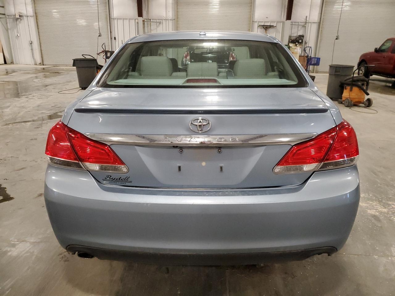 2012 Toyota Avalon - Фото 6