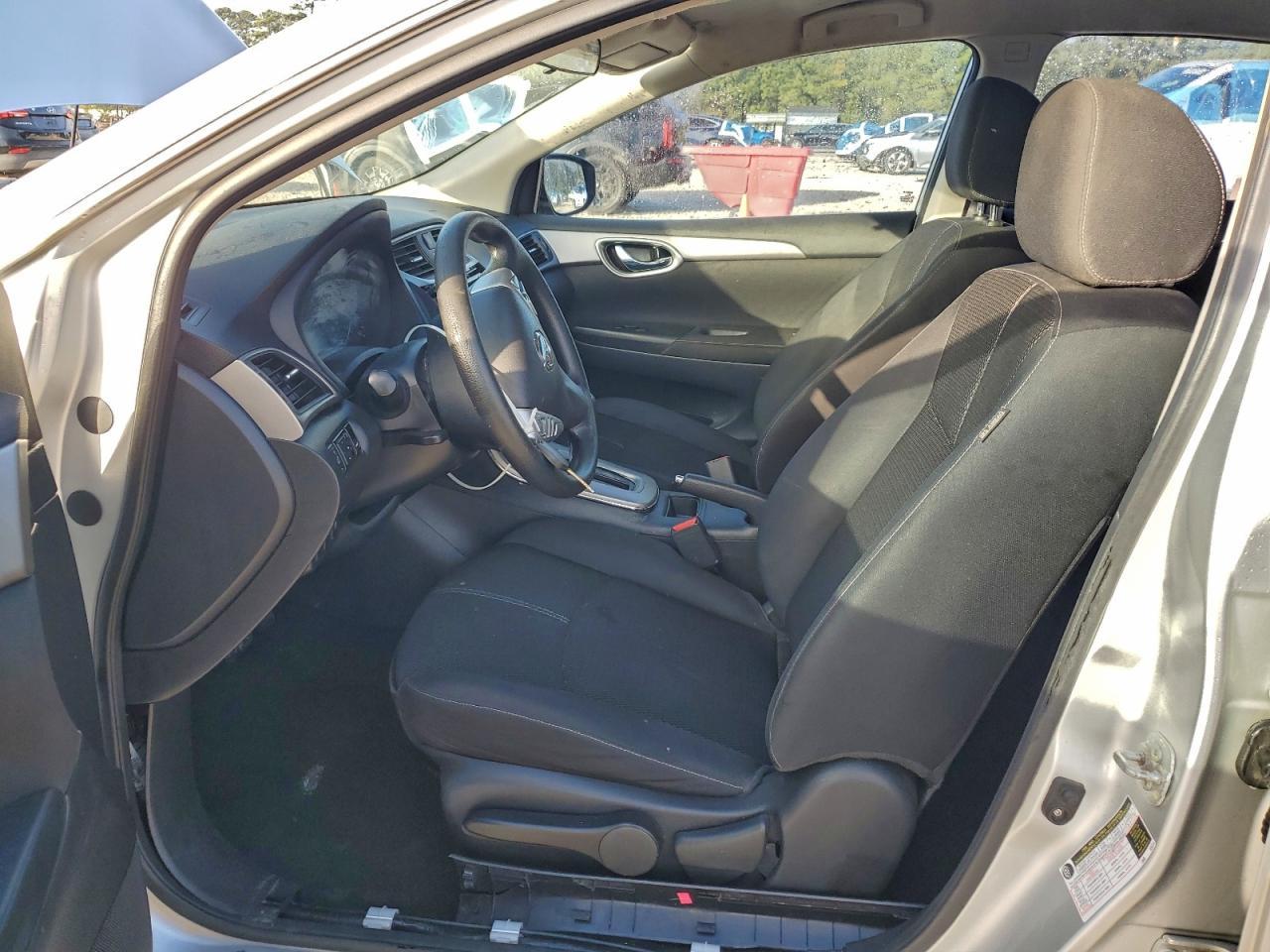 2015 Nissan Sentra S - Фото 7