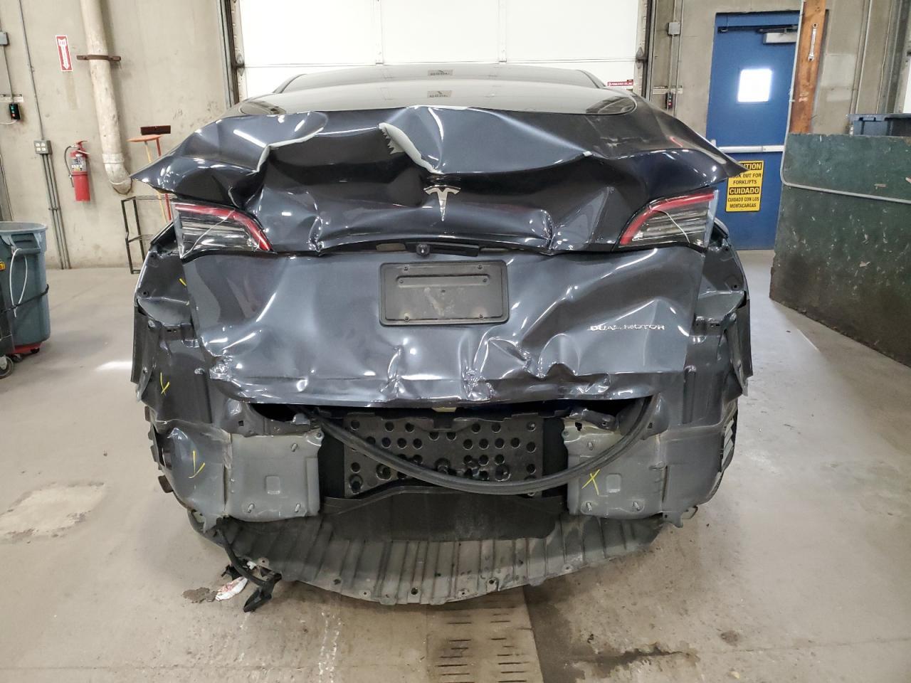 2024 Tesla Model Y - Фото 6