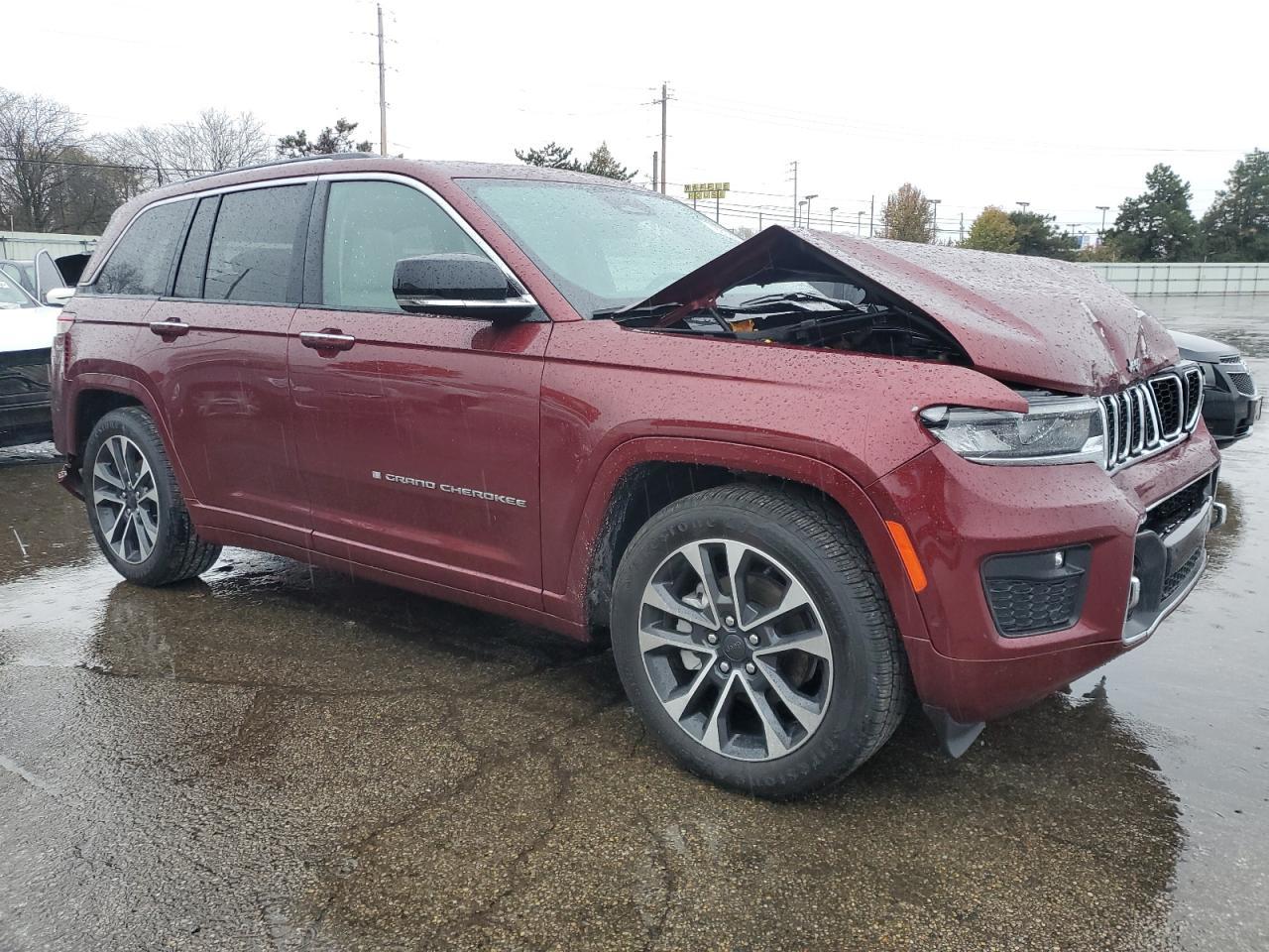 2022 Jeep Grand Cherokee Overland - Image 4
