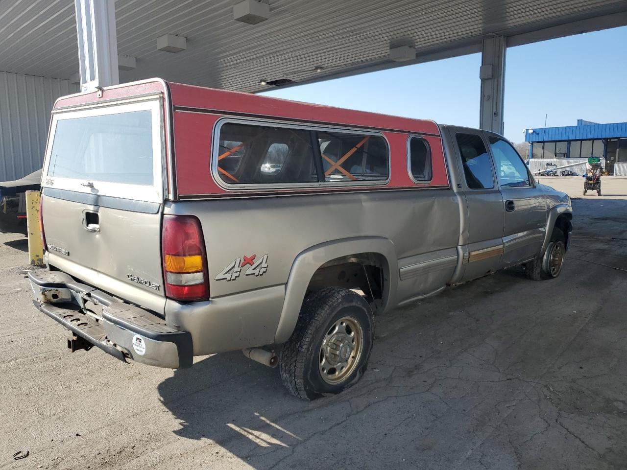 2000 Chevrolet Silverado K2500 - Image 3