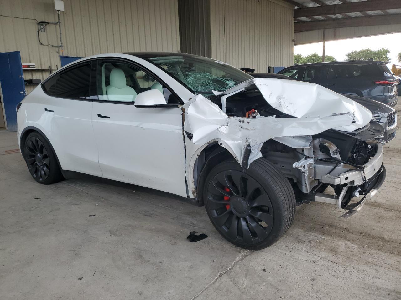 2022 Tesla Model Y - Фото 4