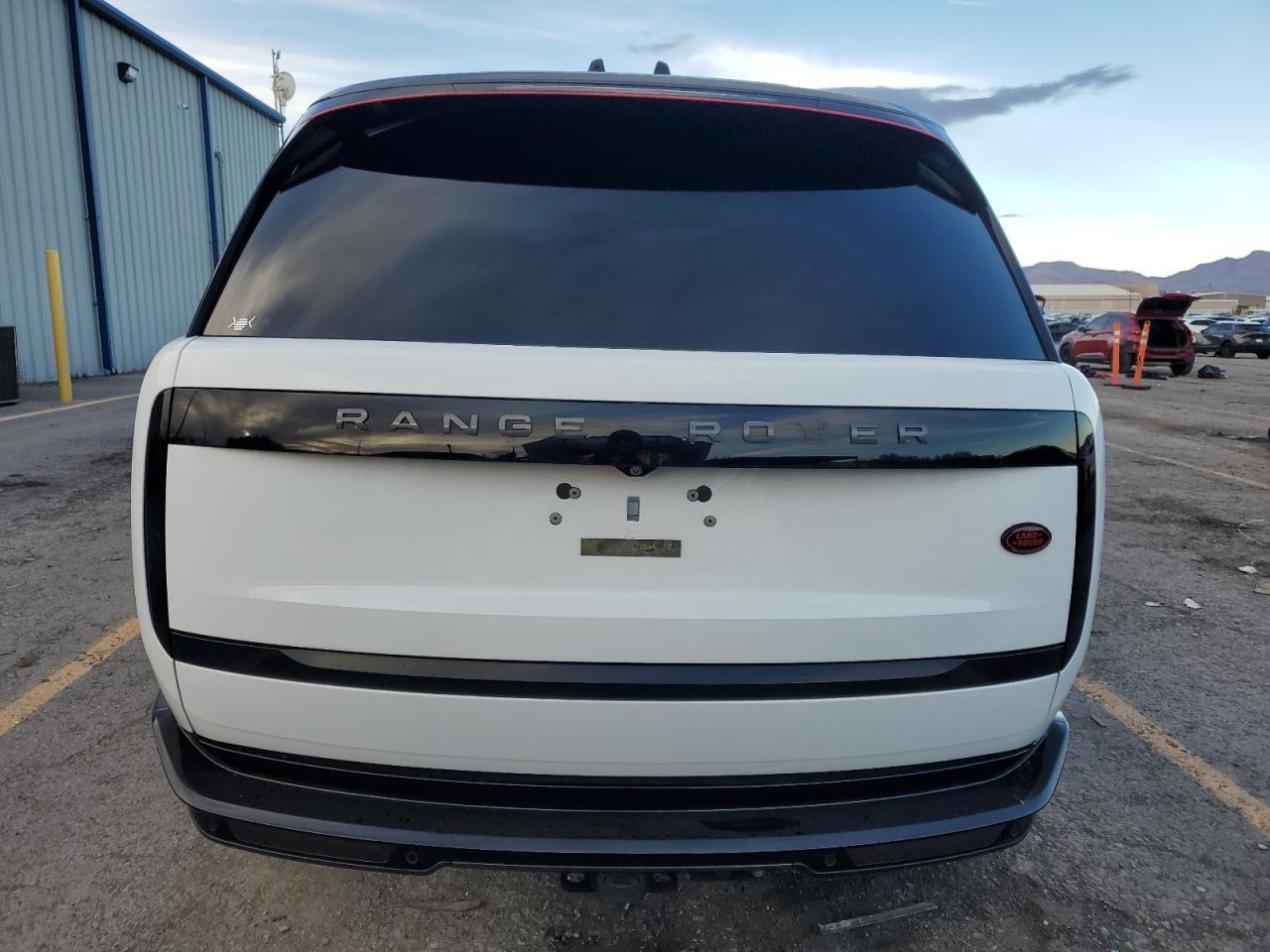 2023 Land Rover Range Rover Autobiography - Image 6