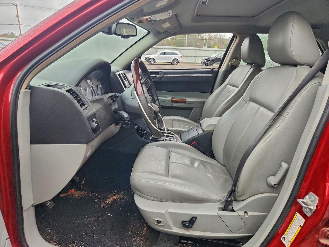2007 Chrysler 300 Touring - Image 7