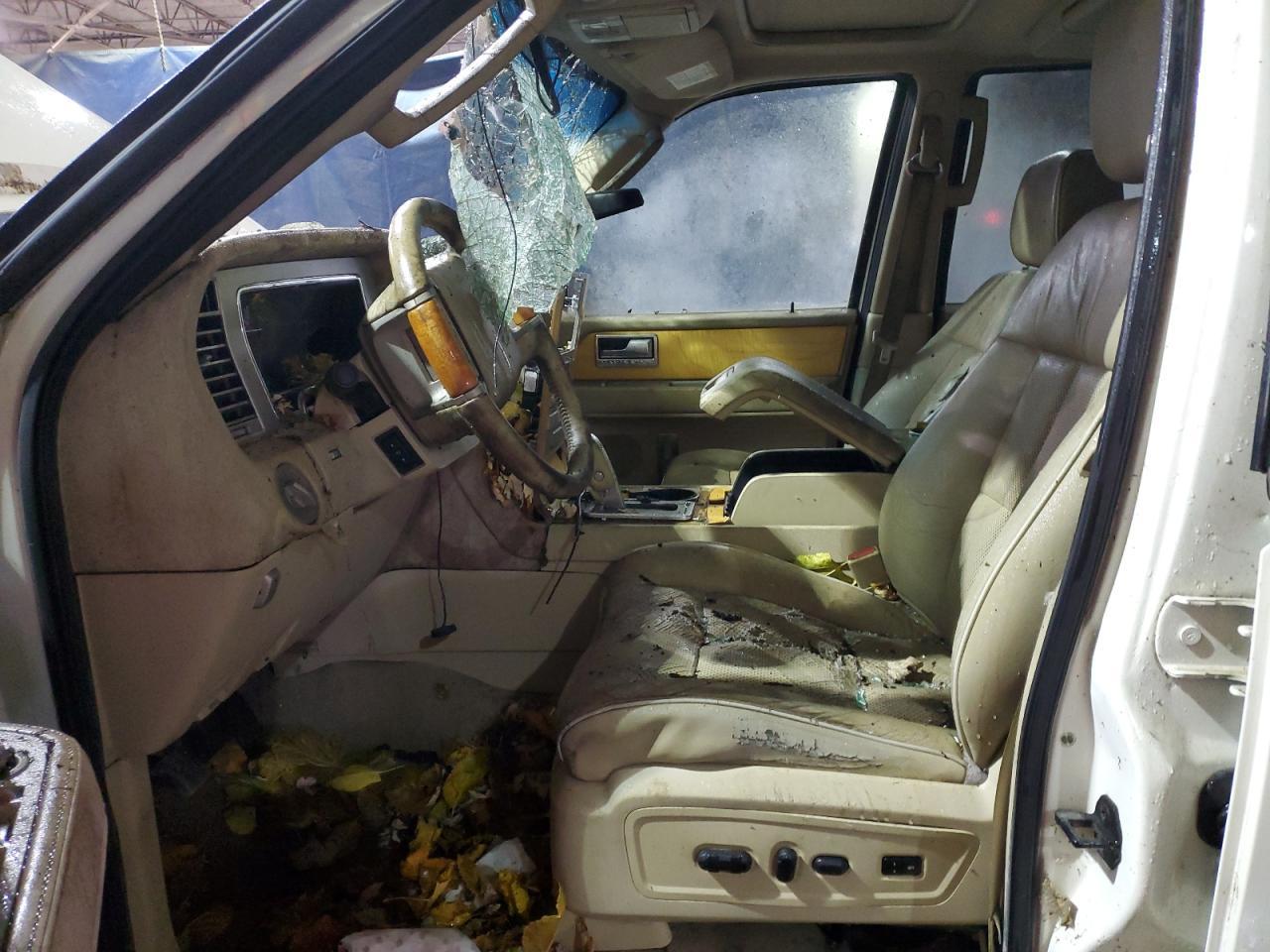 2011 Lincoln Navigator - Image 7