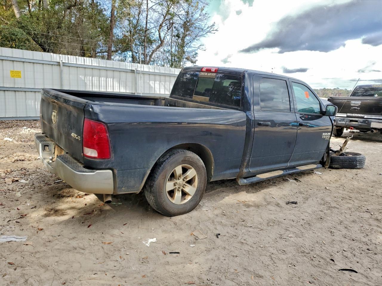 2020 Ram 1500 Classic Slt - Фото 3