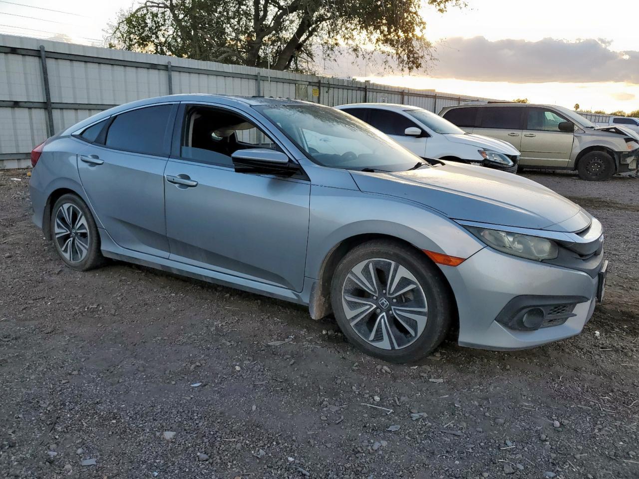 2016 Honda Civic Ex - Image 4