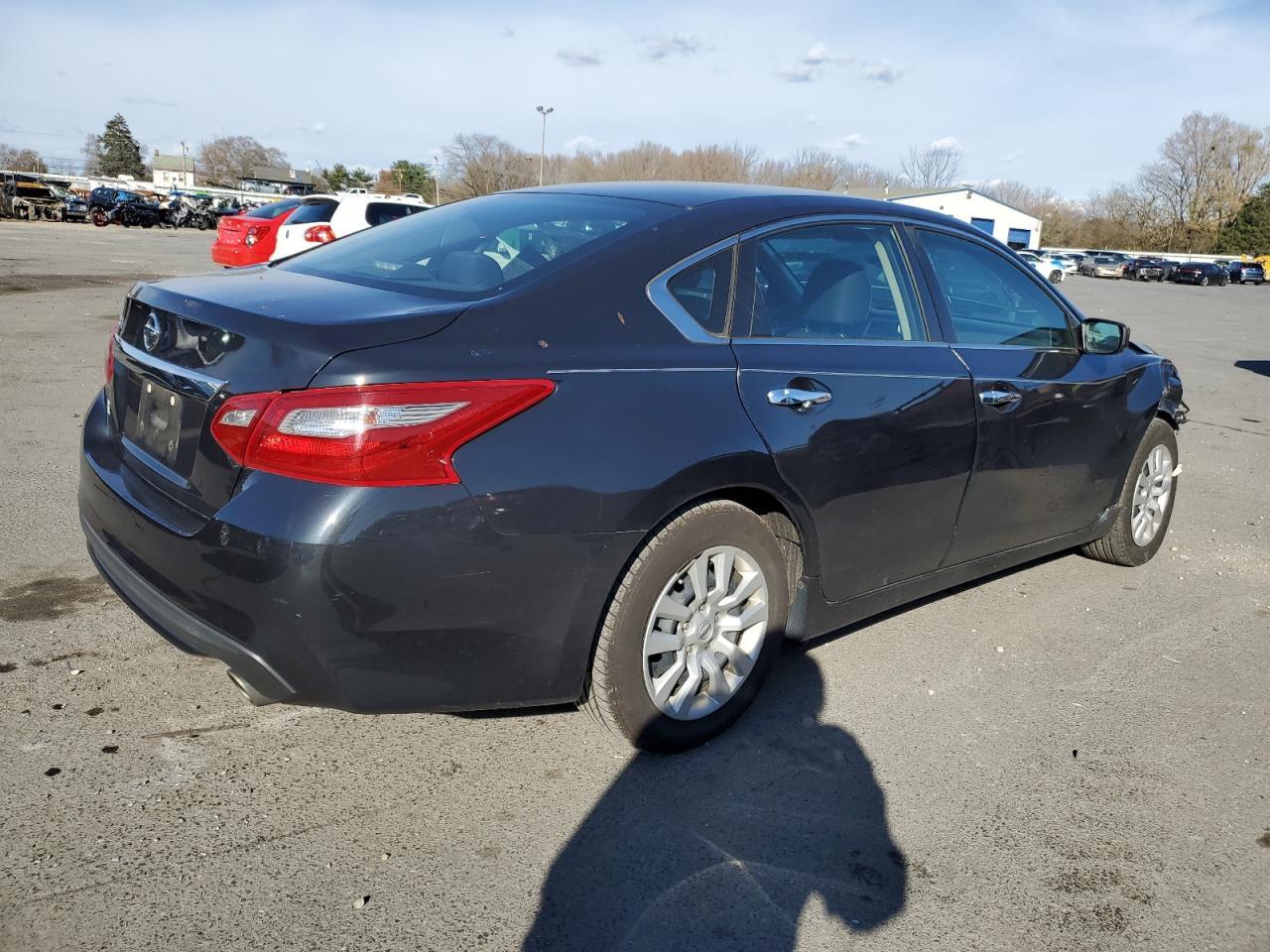 2018 Nissan Altima 2.5 - Image 3