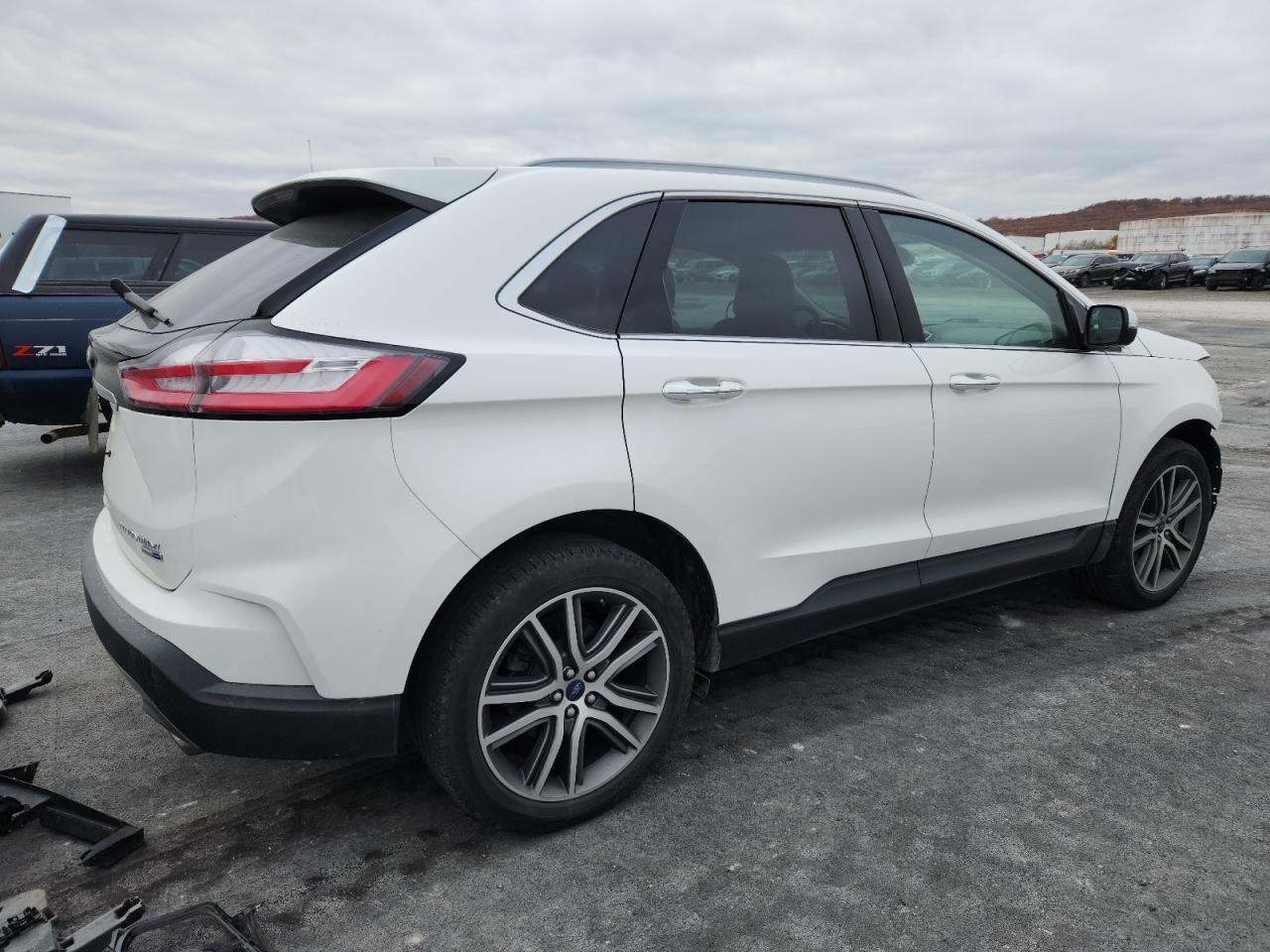 2020 Ford Edge Titanium - Фото 3