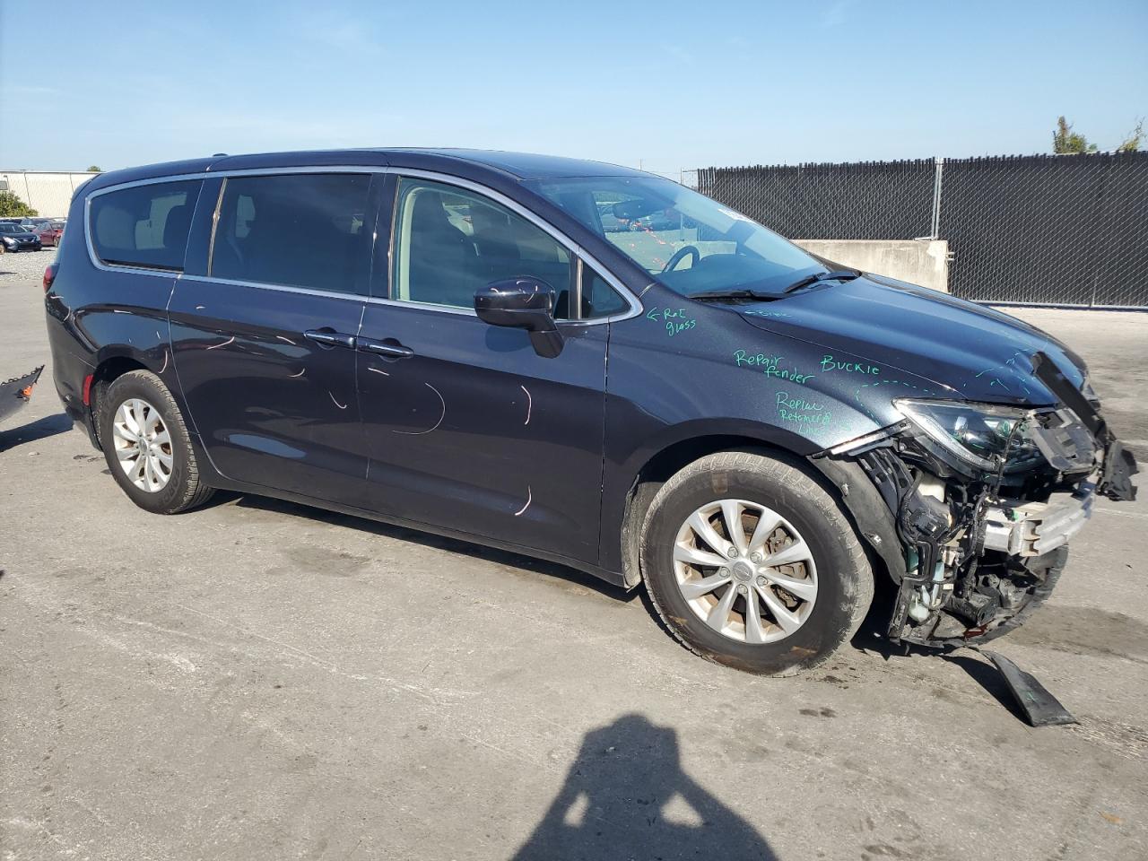 2020 Chrysler Pacifica Touring - Image 4