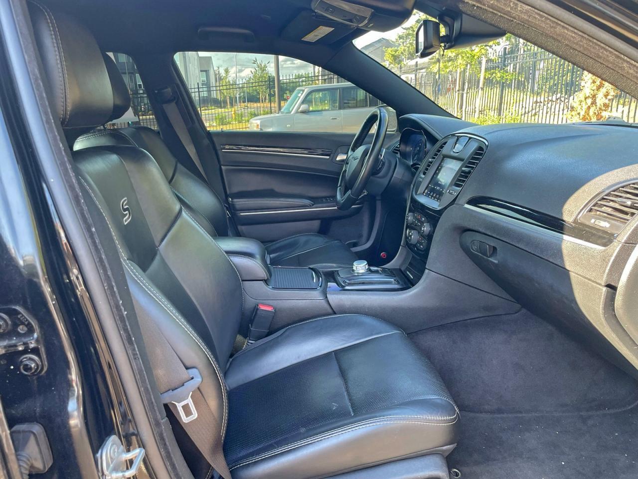 2018 Chrysler 300 S - Фото 5