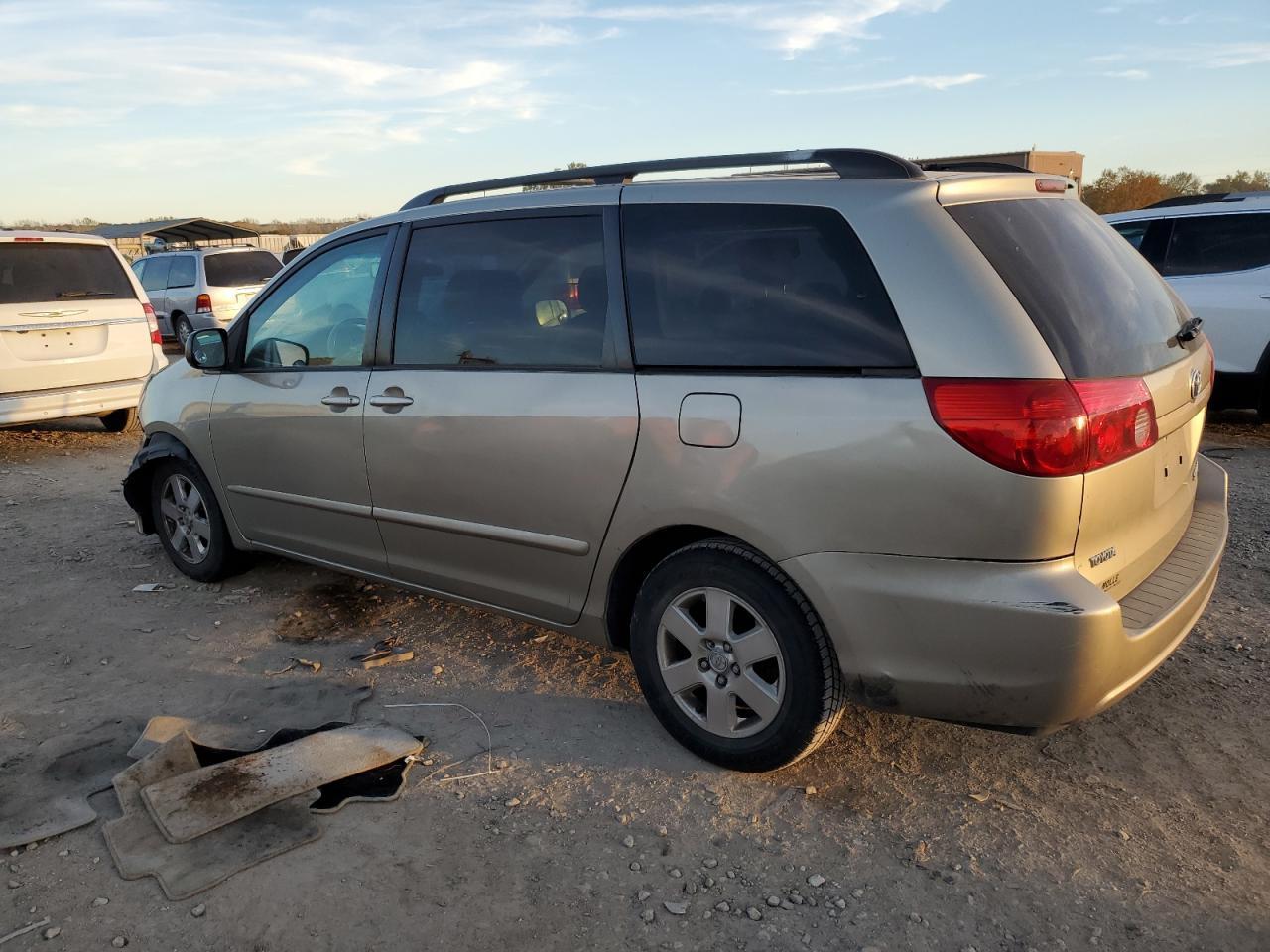 2008 Toyota Sienna Ce - Фото 2