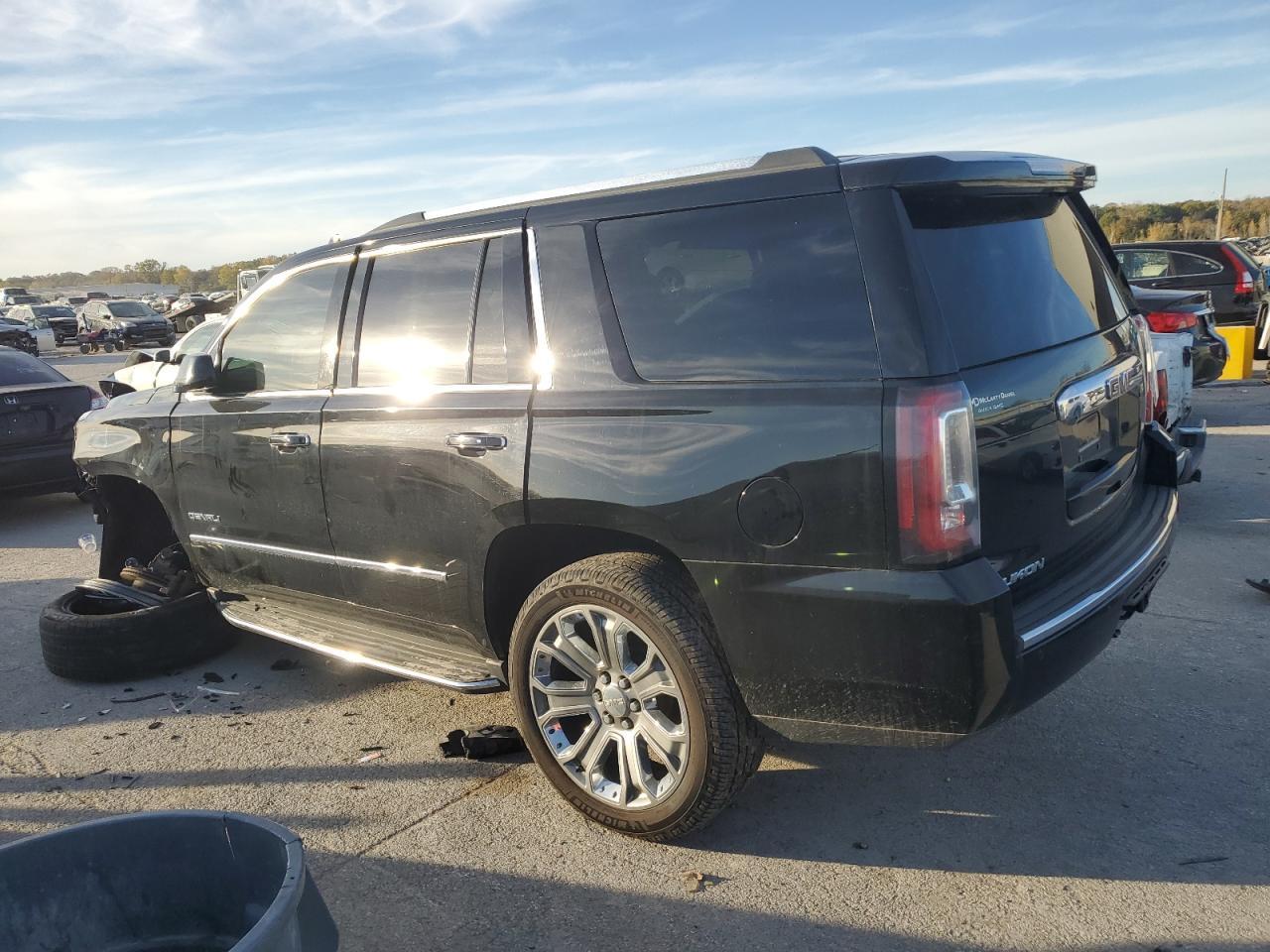 2017 GMC Yukon Denali - Image 3