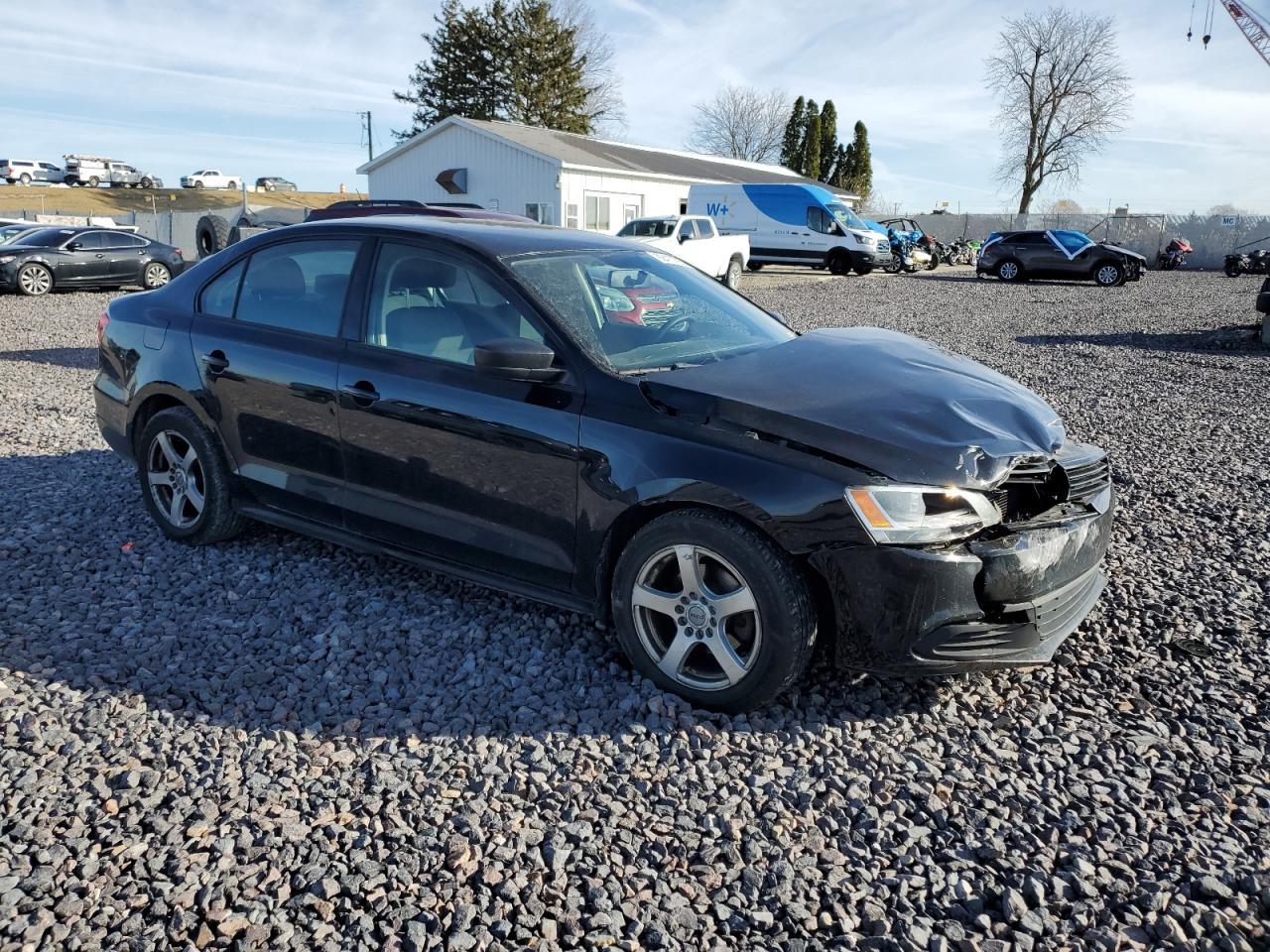 2013 Volkswagen Jetta Base - Image 4