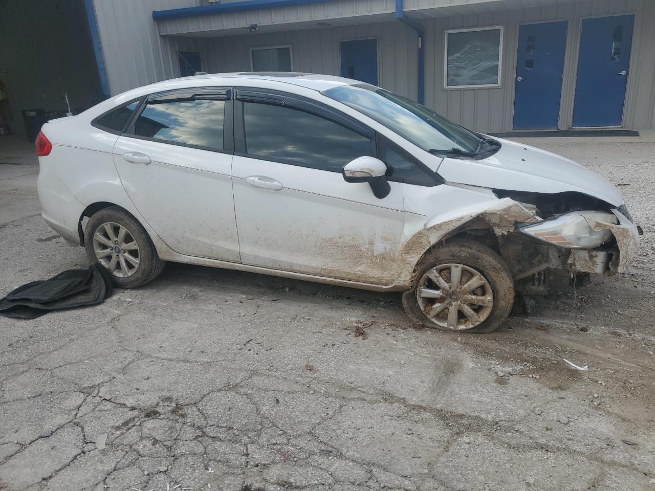 2013 Ford Fiesta Se - Фото 4