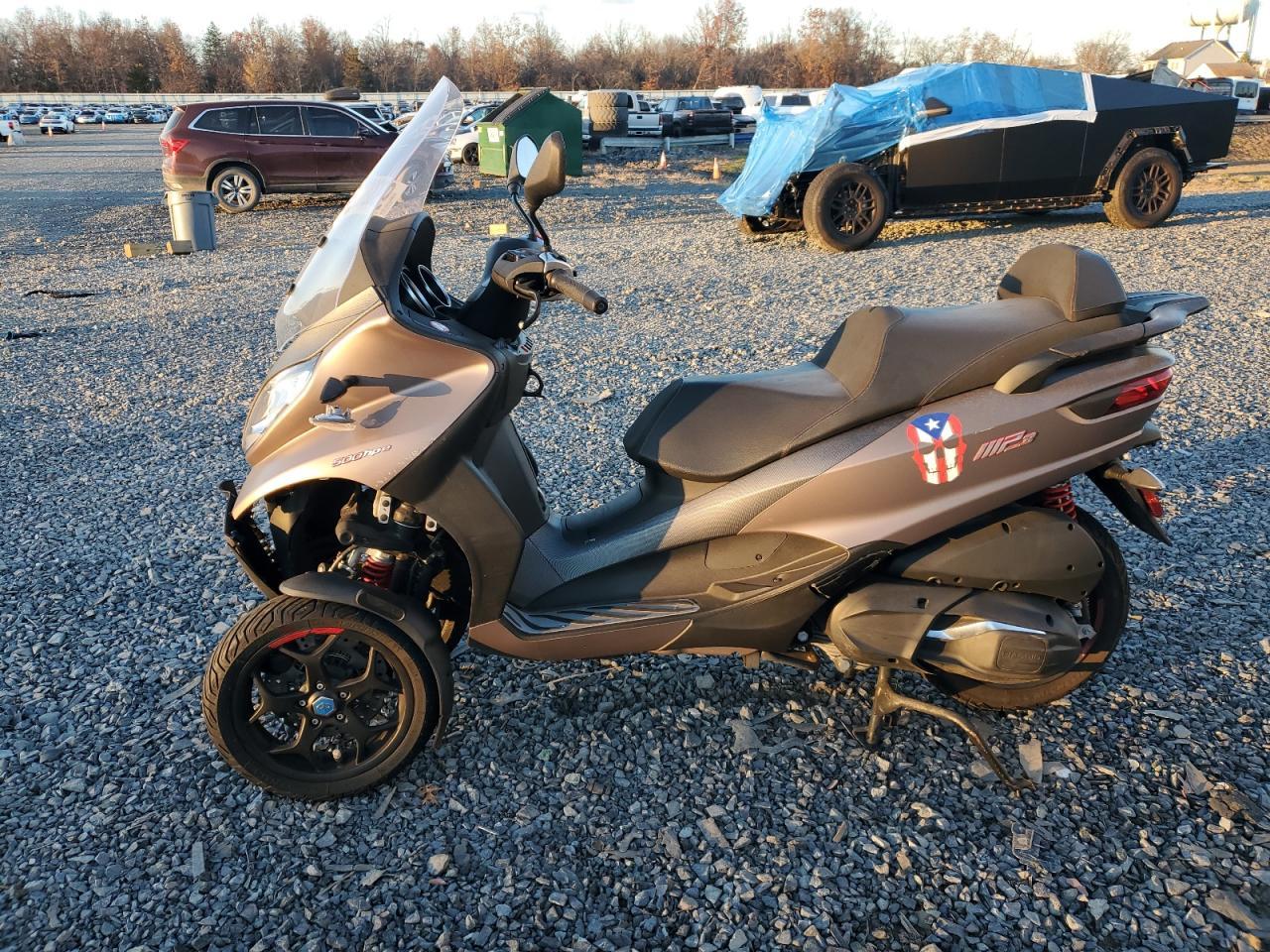 2021 Piaggio Mp3 500 - Фото 3
