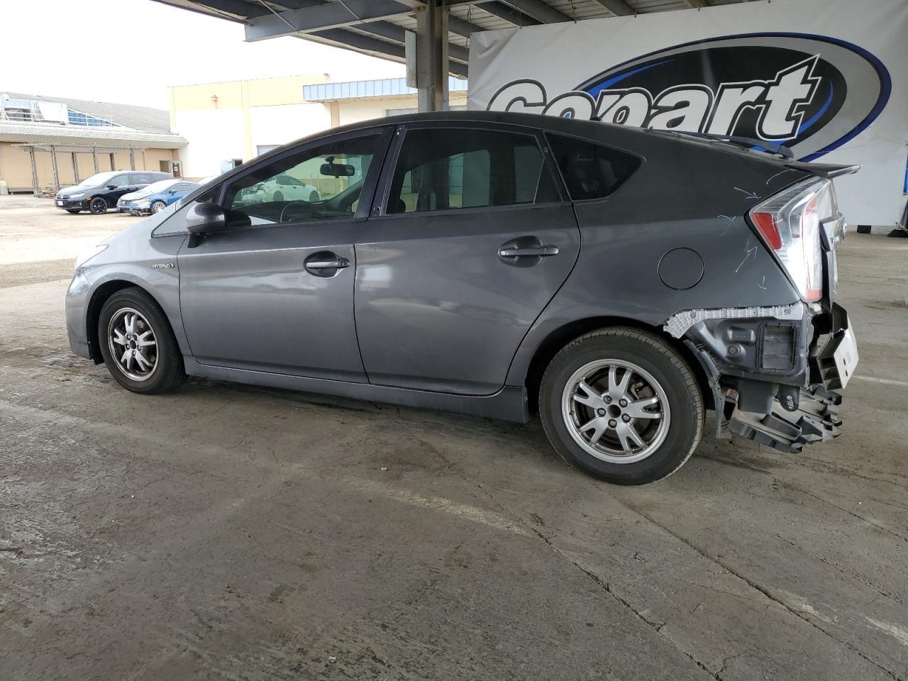 2015 Toyota Prius - Image 2