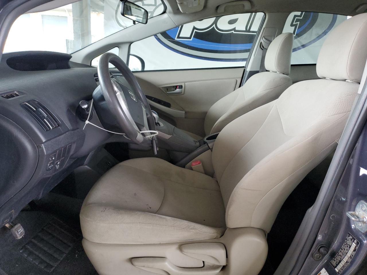 2015 Toyota Prius - Image 7