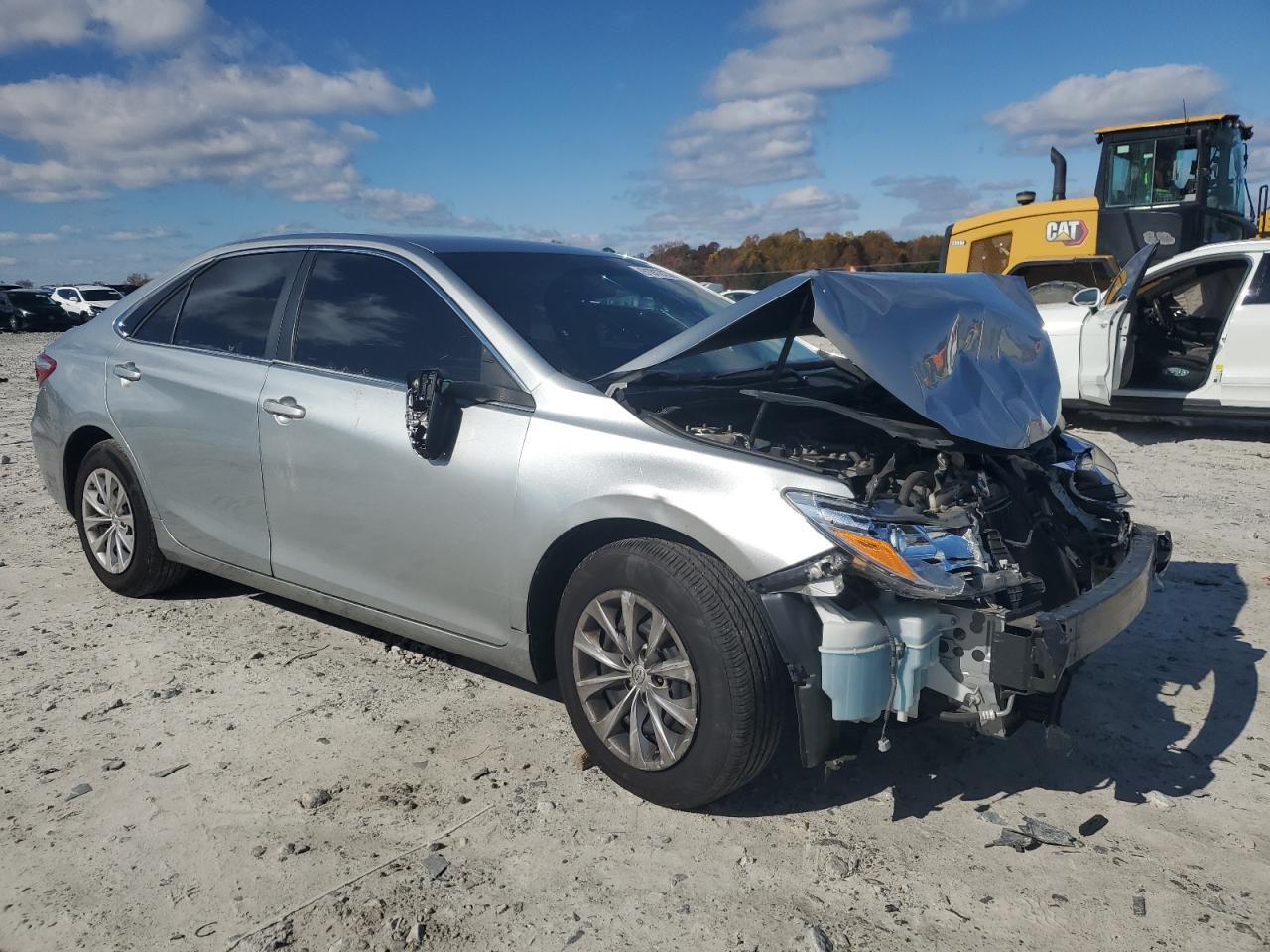 2016 Toyota Camry Le - Image 4